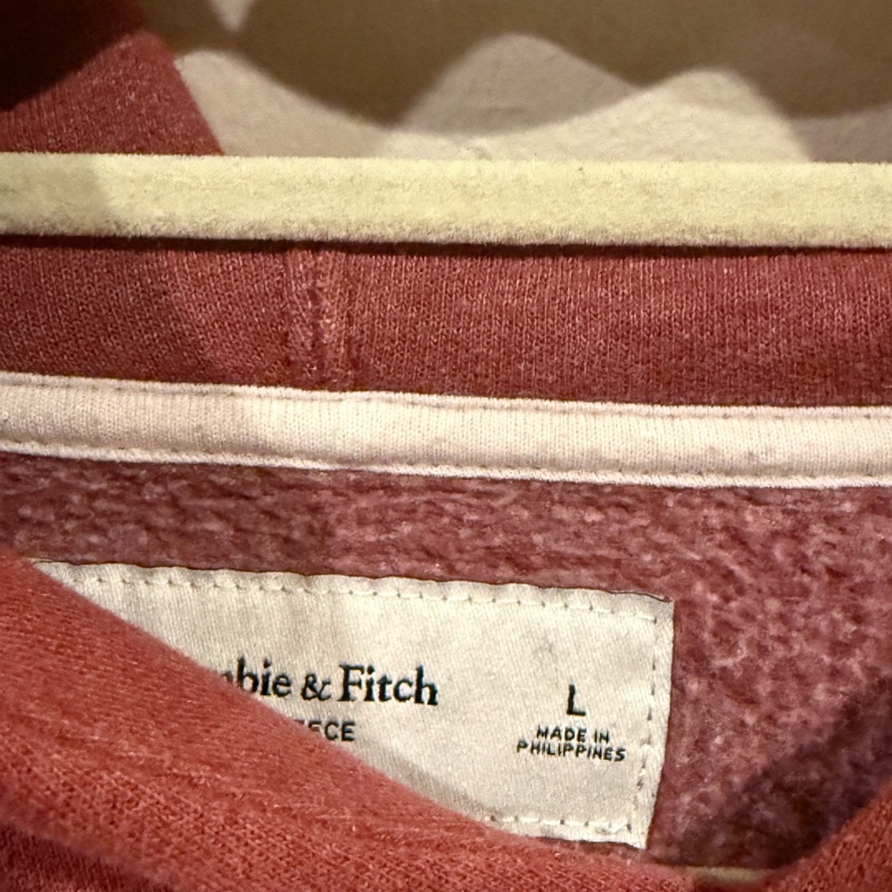 Abercrombie & Fitch Dusty Rose Sweatshirt - Picture 4 of 4